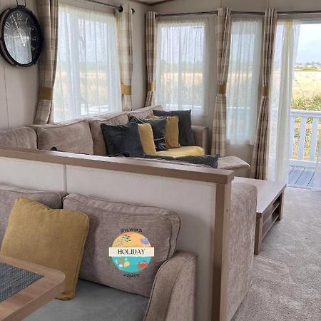 Field View - Martello Beach - Sylwia'S Holiday Homes Jaywick Sands Exterior foto